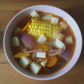 ABC汤(土豆番茄胡萝卜洋葱排骨汤)