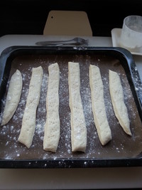只需一次发酵且很好吃的 #黄金面包条#的做法 步骤8