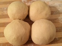 金色椰蓉花朵面包－中种或汤种的做法 步骤4