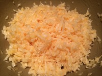 金色椰蓉花朵面包－中种或汤种的做法 步骤3