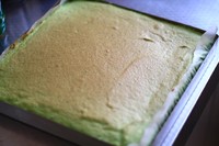 菠菜泥版戚风蛋糕卷的做法 步骤13