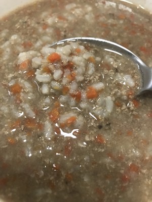 宝宝食谱:胡萝卜香菇牛肉粥的做法