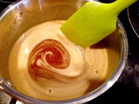 香脆消魂经典款－格兰诺拉蜂蜜核果燕麦饼完美公式 Honey Nuts Granola Bars的做法 步骤3