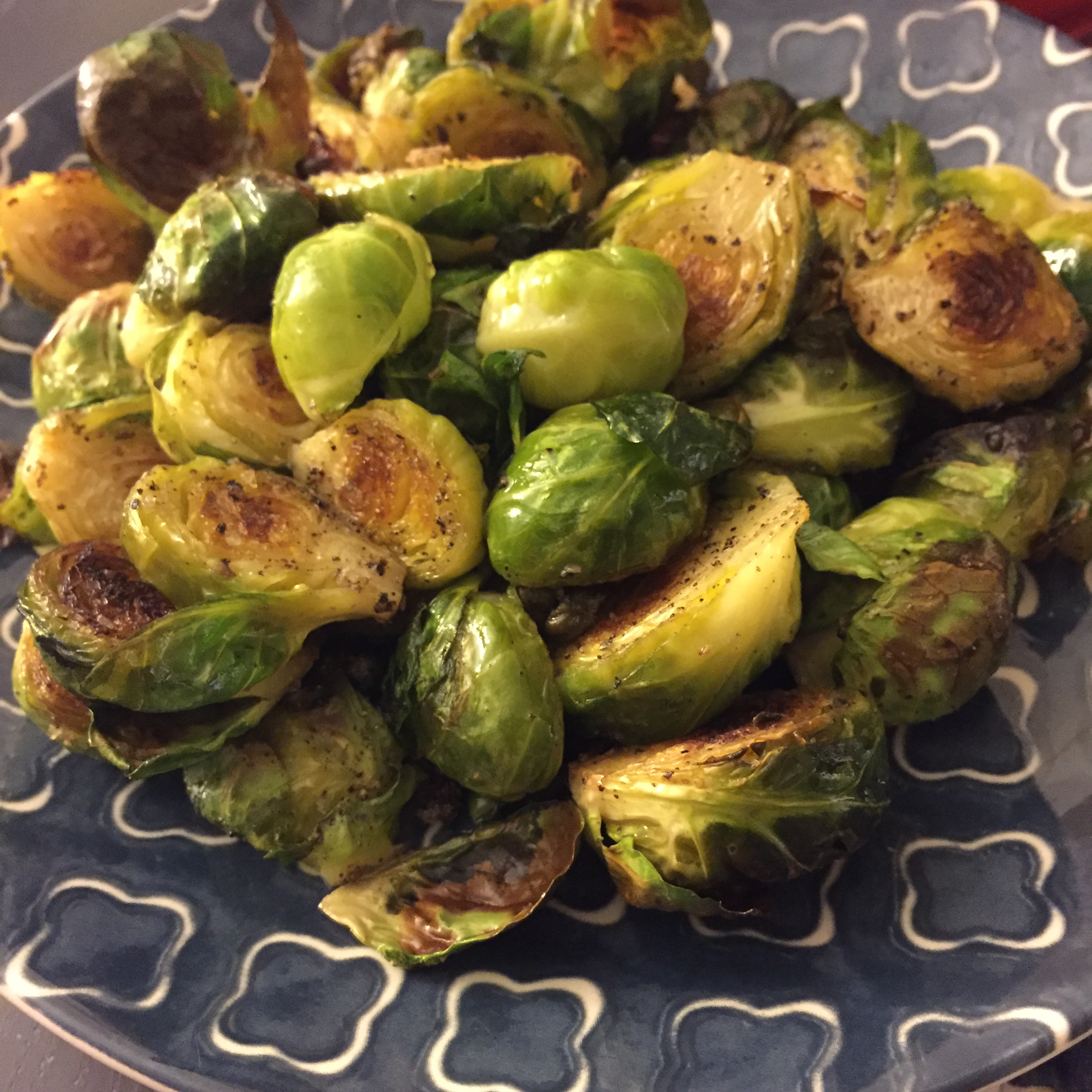 Delicious Baked Brussels Sprouts with Roasted Garlic: A Flavorful Twist on a Classic Side Dish