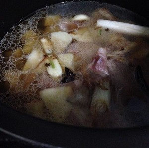 土豆炖排骨 高压锅简易版的做法 步骤4