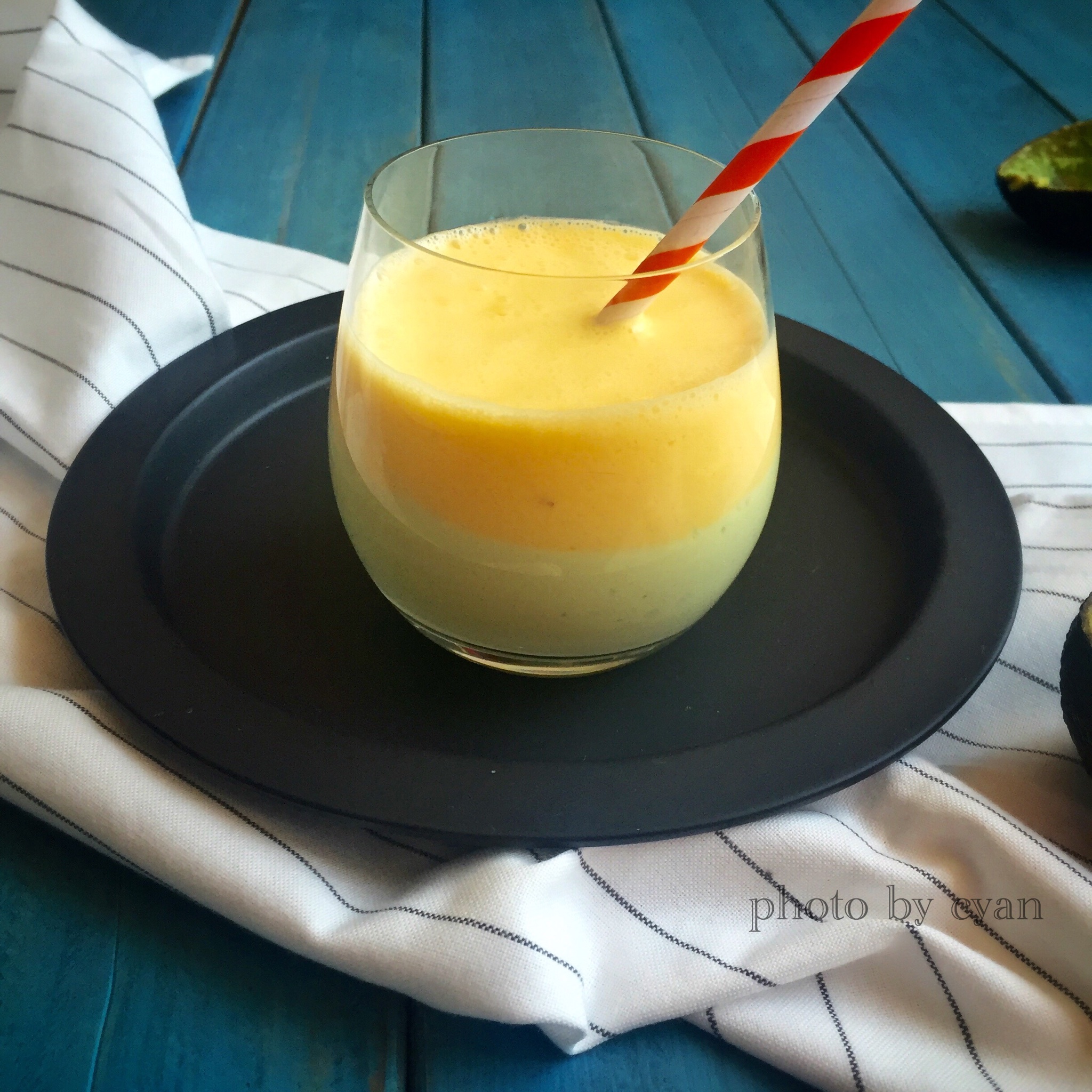 Avocado&Orange Milkshake（酪梨香橙奶昔）的做法 步骤1