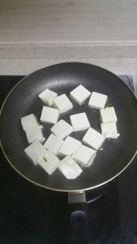 煎嫩豆腐的做法 步骤1